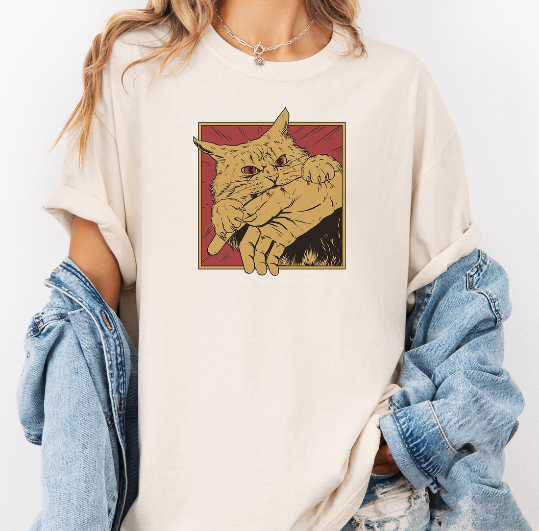Vintage Cat Bite Retro Graphic Japanese Horror Anime T-Shirt